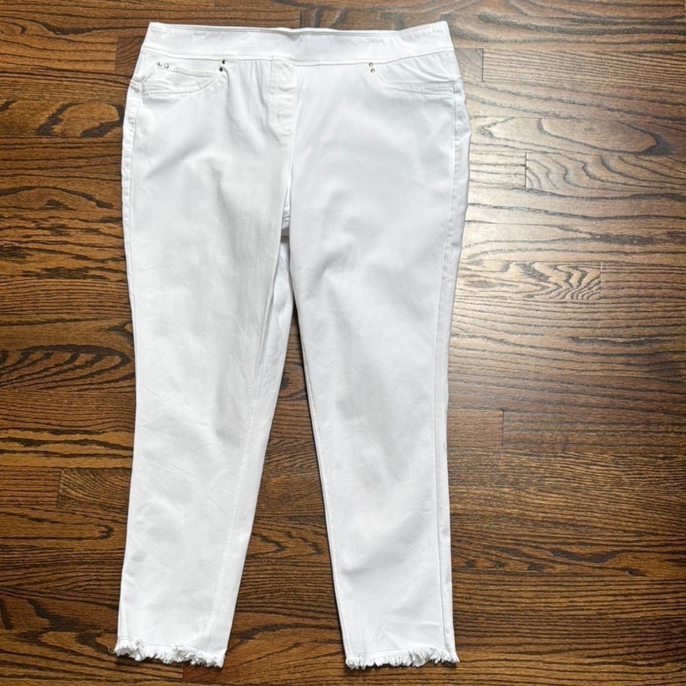White Ultra Demin Ankle Cropped Jeans with Raw Hem Size XL
